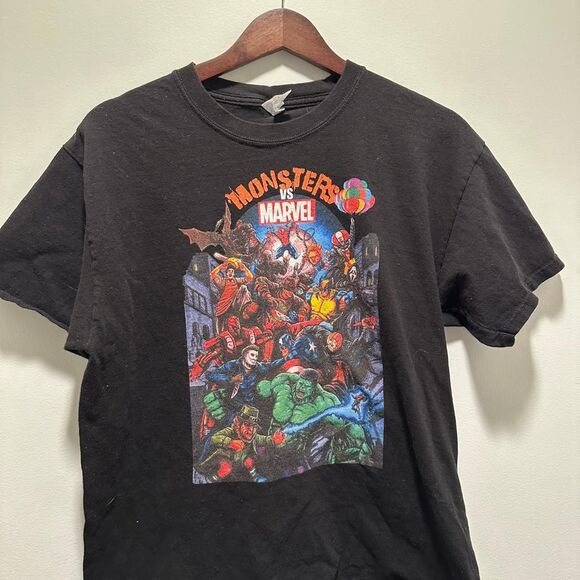 "Monsters VS Marvel" VINTAGE 90s RARE XL T Shirt - Picture 1 of 3